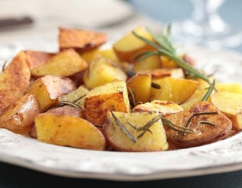 Запеченный картофель с розмарином Запеченный картофель с розмарином